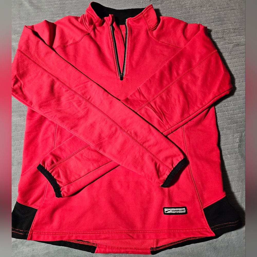 Brooks Women's Medium Athletic Vapor-Dry Red 1/4 Zip Pullover Long Sleeve Shirt